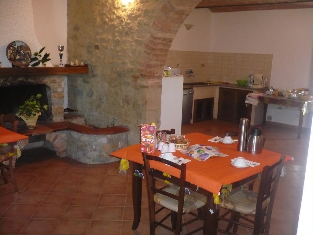 Agriturismo Santa Chiara Помаранче Екстериор снимка
